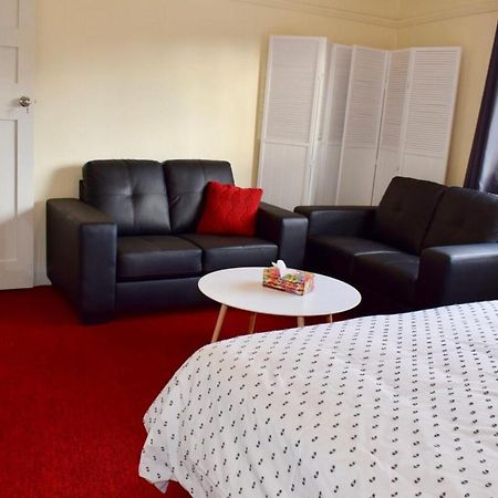 Comfortable 3 Bedroom Apartment In Trendy Haberfield Sydney Luaran gambar