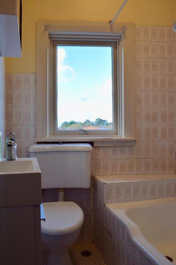 Comfortable 3 Bedroom Apartment In Trendy Haberfield Sydney Luaran gambar