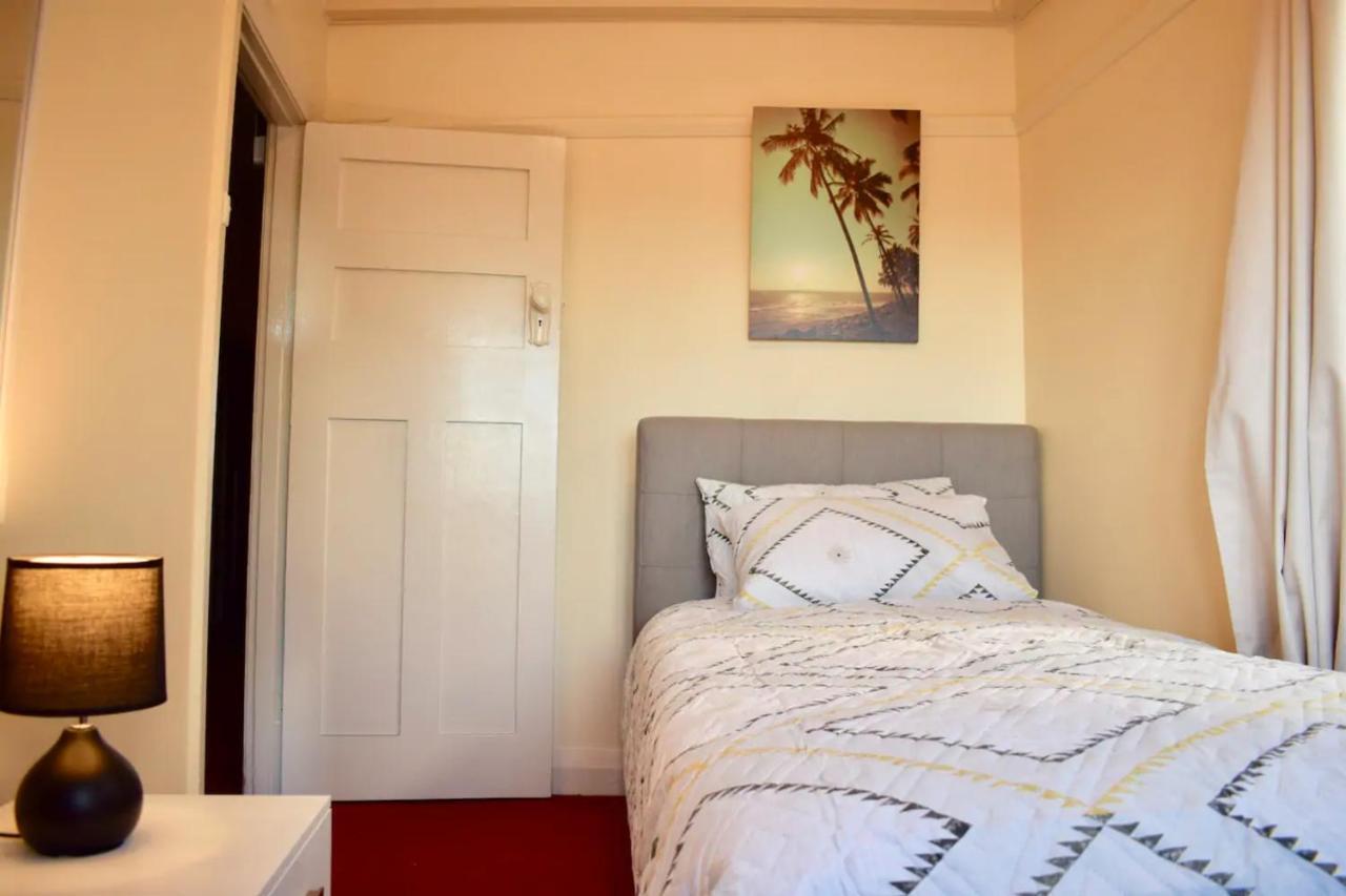 Comfortable 3 Bedroom Apartment In Trendy Haberfield Sydney Luaran gambar